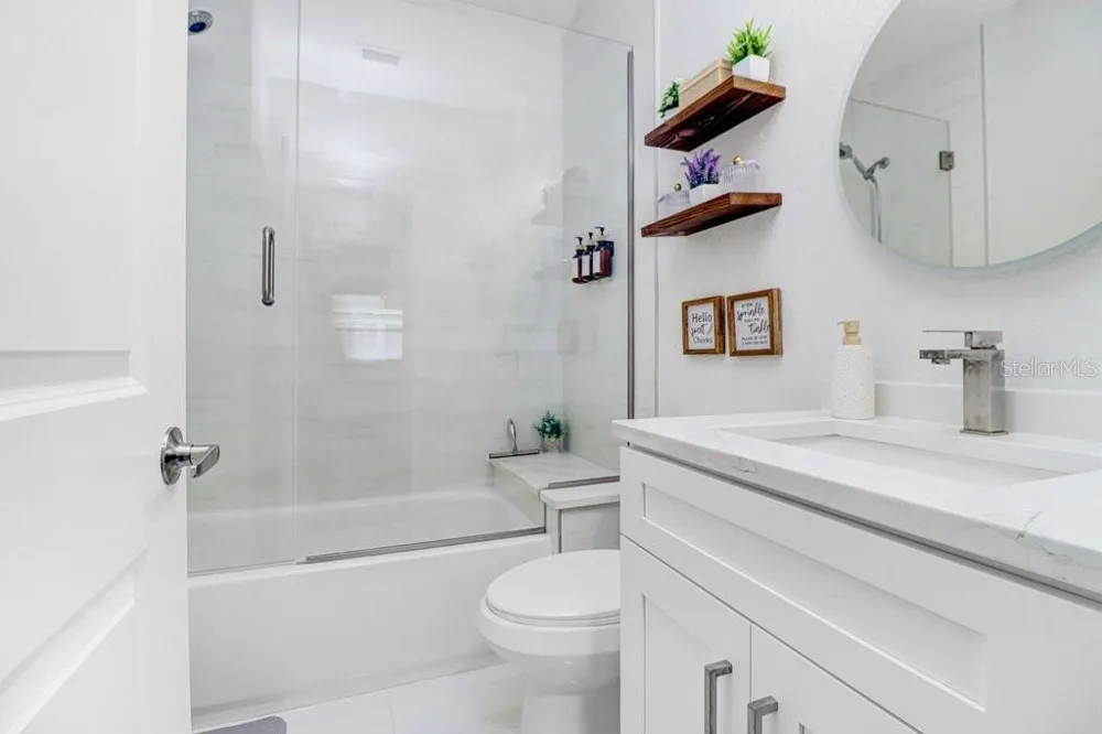 209 W HIAWATHA STREET Tampa, FL 33604