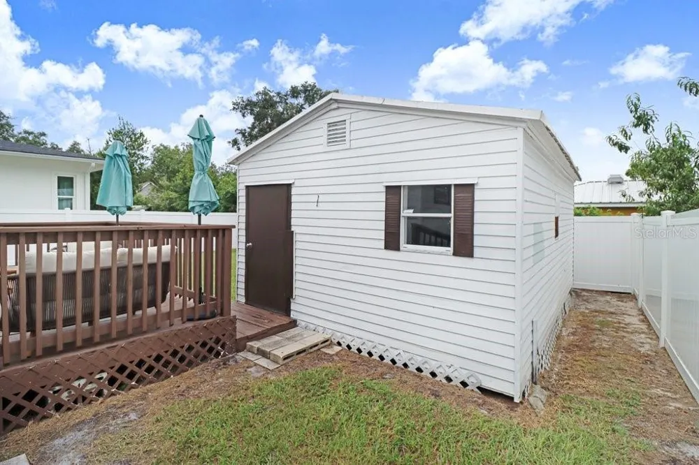 209 W HIAWATHA STREET Tampa, FL 33604