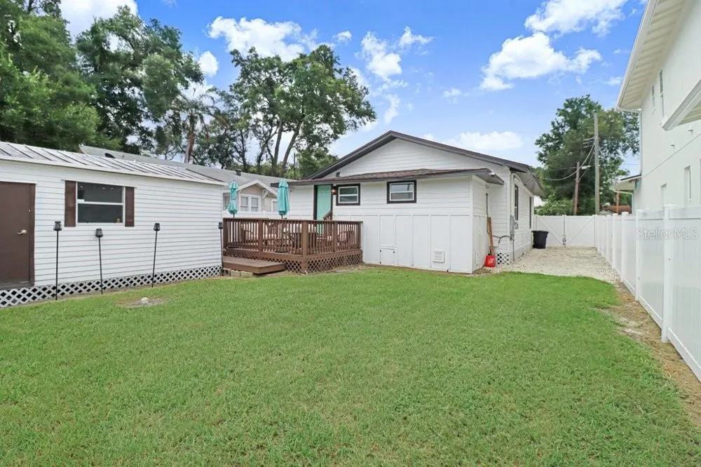 209 W HIAWATHA STREET Tampa, FL 33604