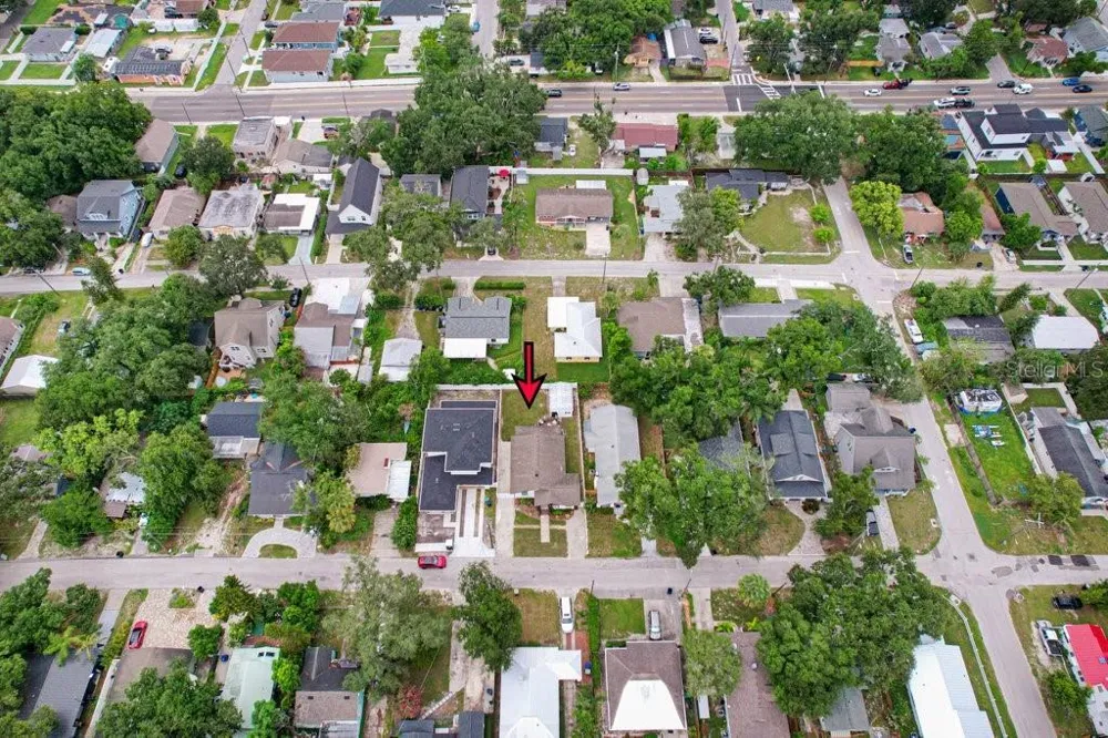 209 W HIAWATHA STREET Tampa, FL 33604