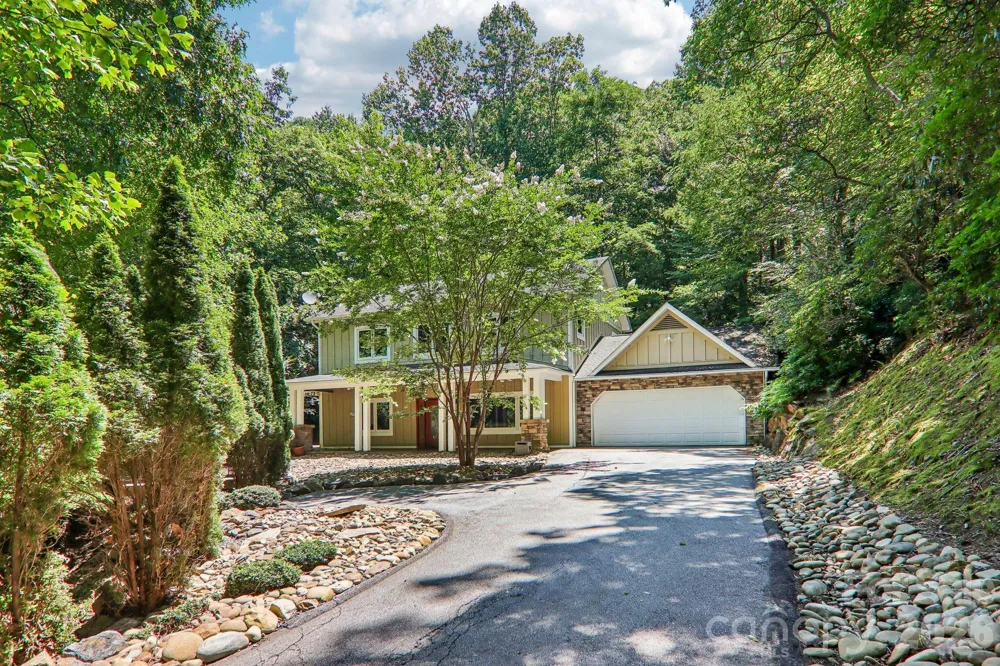 10 Cedar Drive Mills River, NC 28759