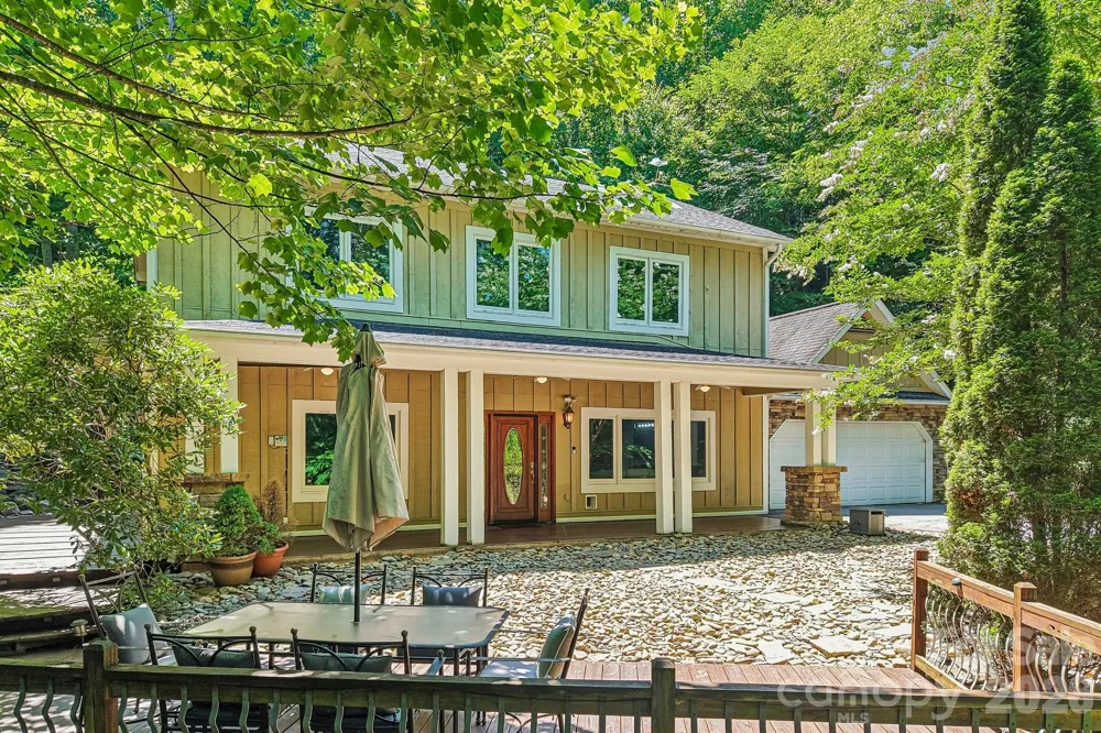 10 Cedar Drive Mills River, NC 28759
