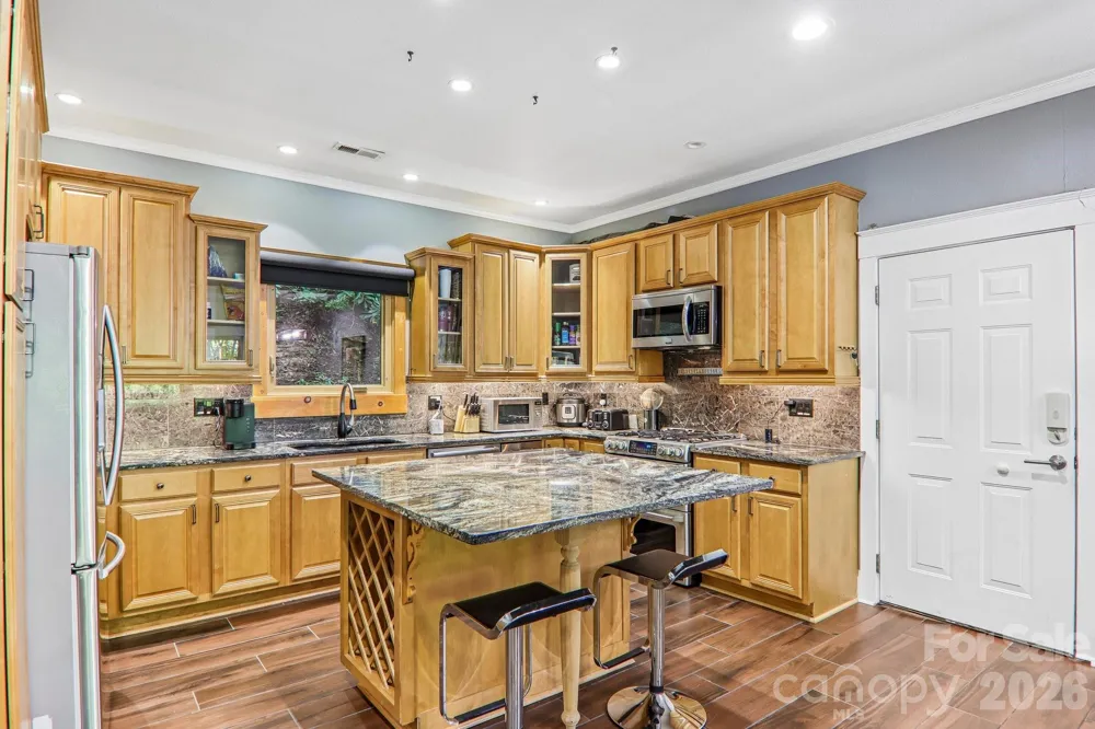 10 Cedar Drive Mills River, NC 28759