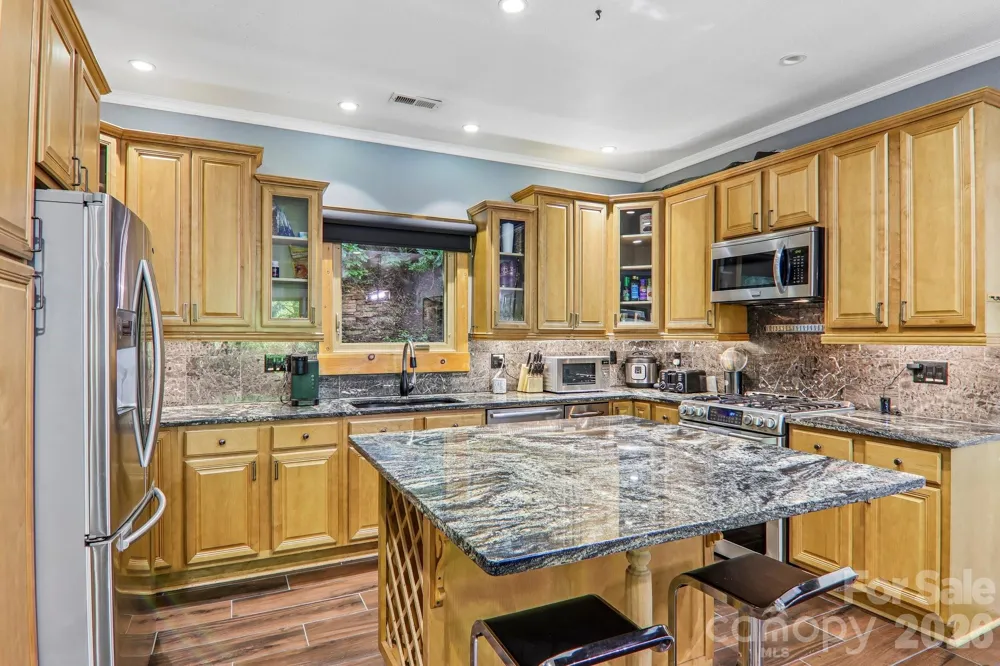 10 Cedar Drive Mills River, NC 28759