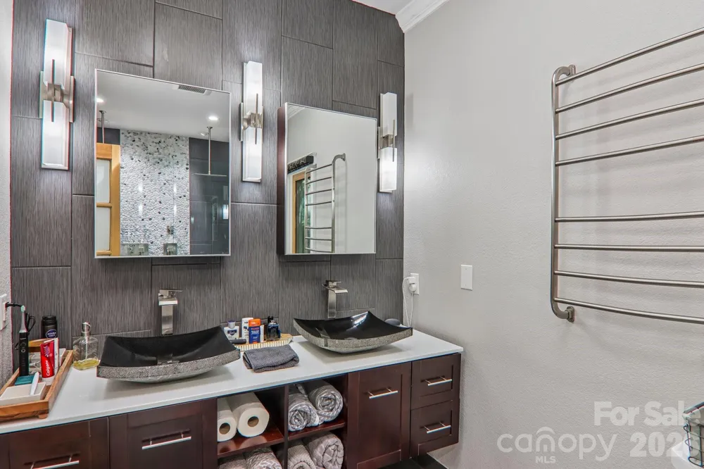 10 Cedar Drive Mills River, NC 28759