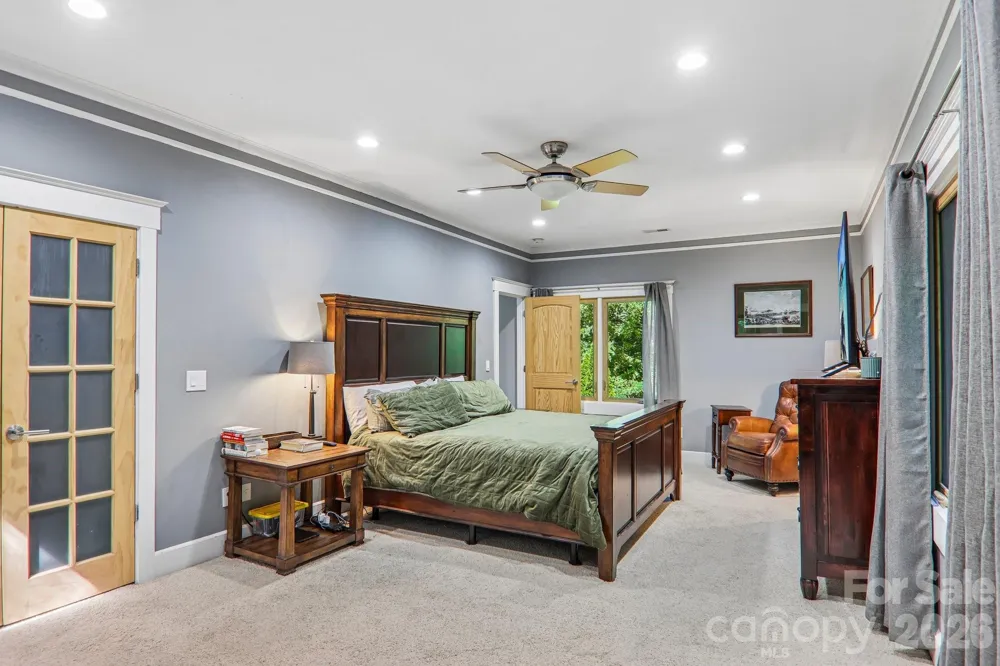 10 Cedar Drive Mills River, NC 28759