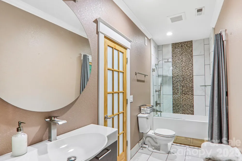 10 Cedar Drive Mills River, NC 28759