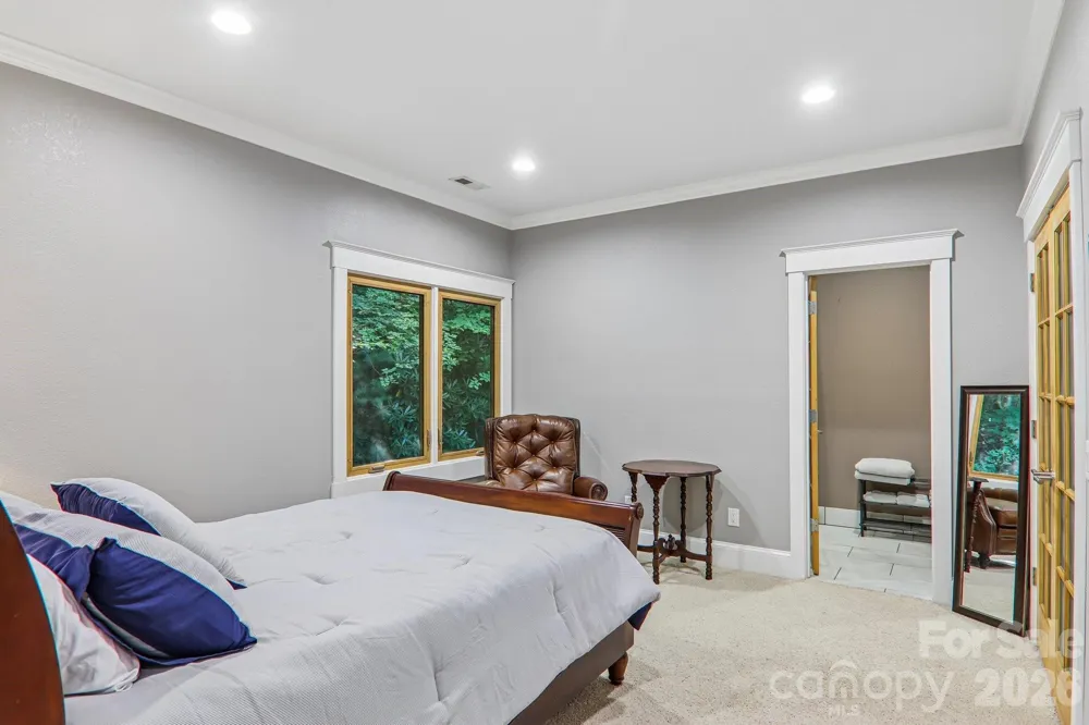 10 Cedar Drive Mills River, NC 28759
