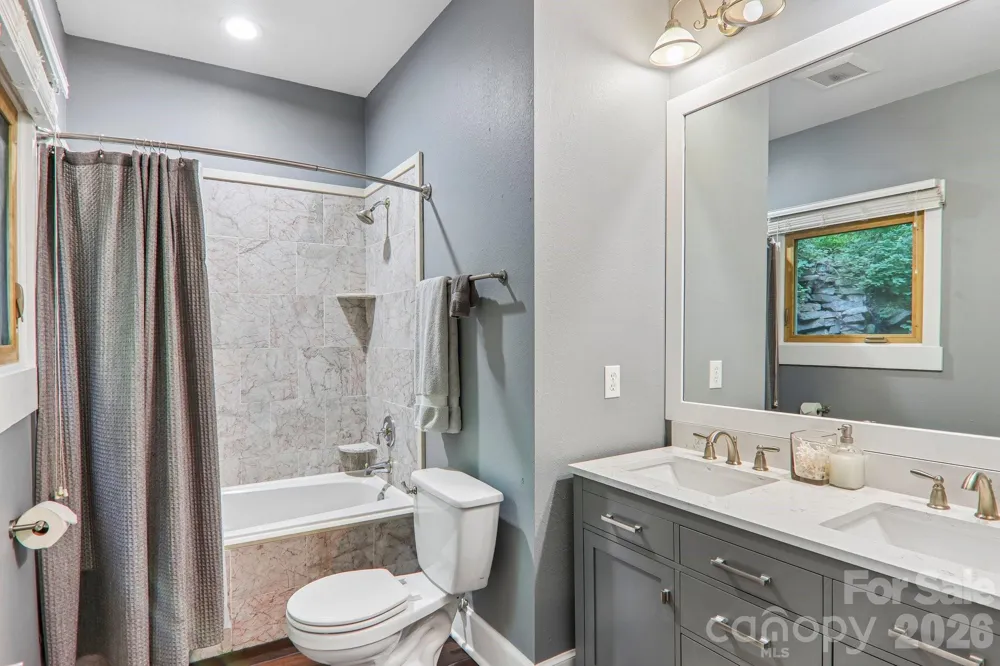 10 Cedar Drive Mills River, NC 28759