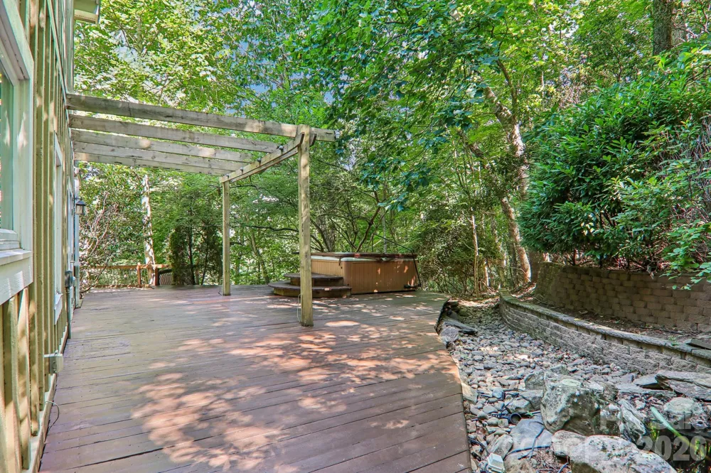 10 Cedar Drive Mills River, NC 28759