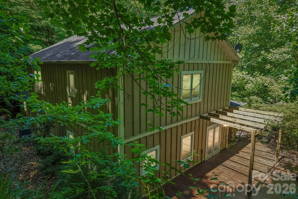 10 Cedar Drive Mills River, NC 28759