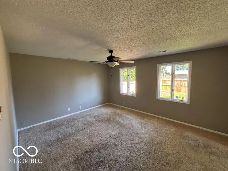 4404 W Kings Row Street Muncie, IN 47304