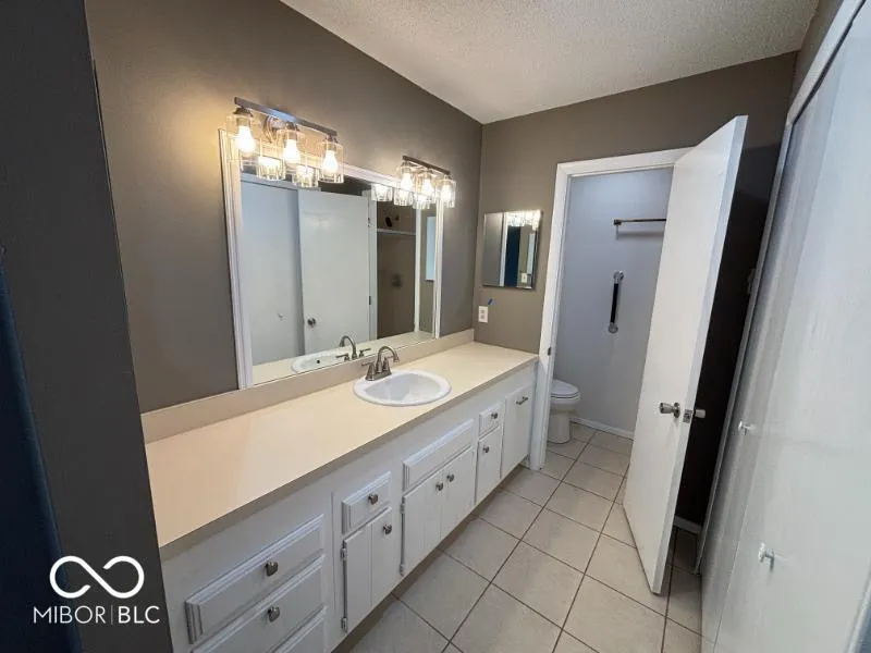 4404 W Kings Row Street Muncie, IN 47304