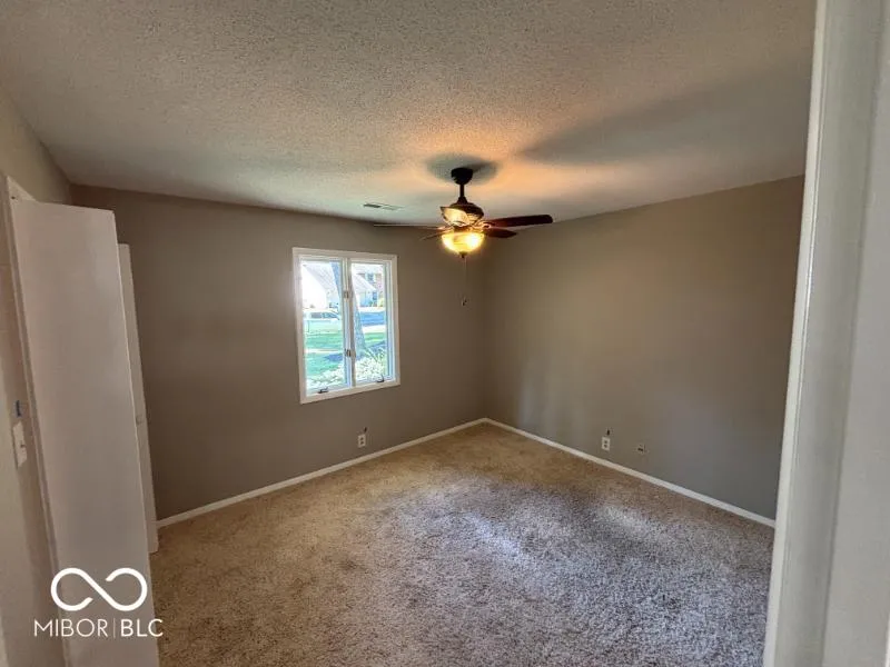4404 W Kings Row Street Muncie, IN 47304