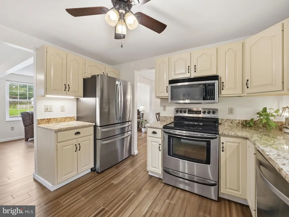 112 GLADE BOULEVARD Walkersville, MD 21793