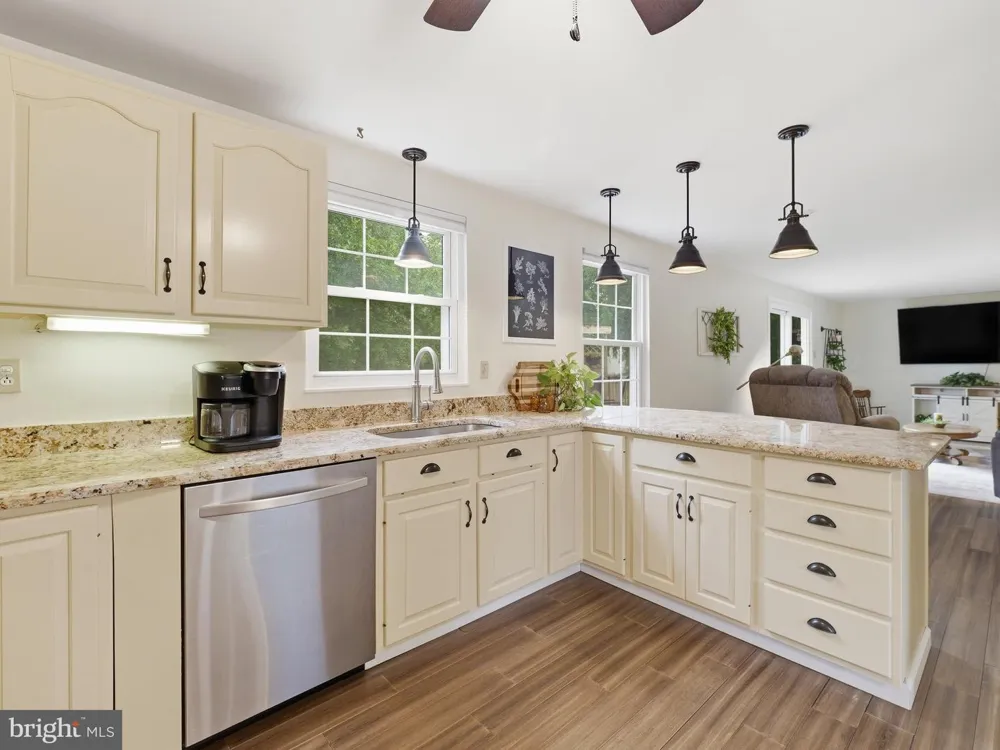 112 GLADE BOULEVARD Walkersville, MD 21793