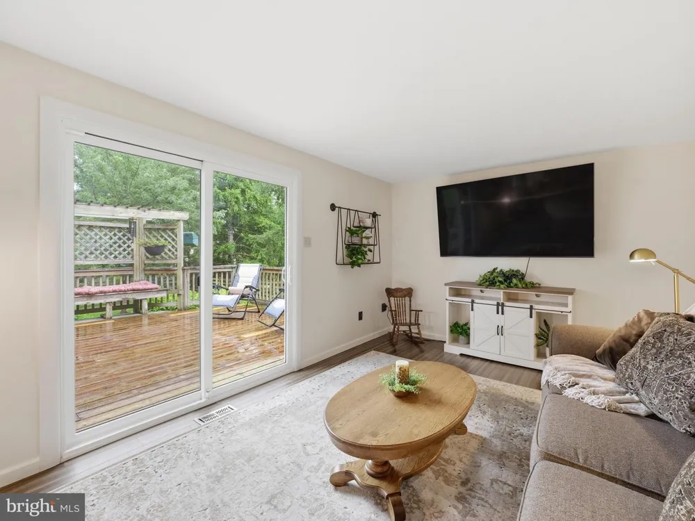 112 GLADE BOULEVARD Walkersville, MD 21793