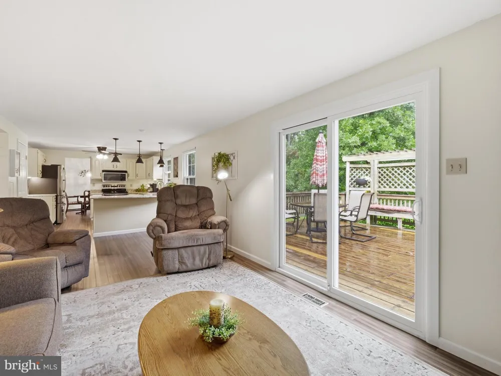112 GLADE BOULEVARD Walkersville, MD 21793