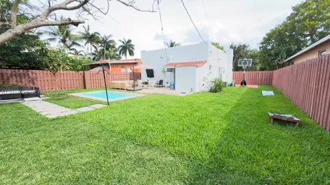 220 SW 5th St