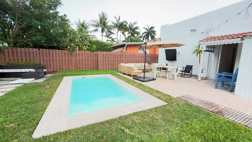 220 SW 5th St Dania Beach, FL 33004