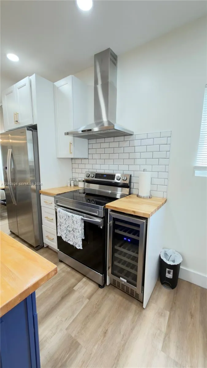 220 SW 5th St Dania Beach, FL 33004