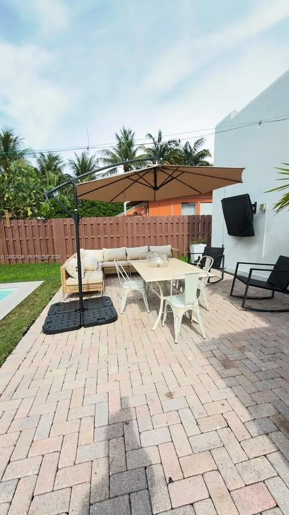 220 SW 5th St Dania Beach, FL 33004