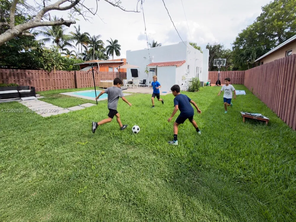 220 SW 5th St Dania Beach, FL 33004
