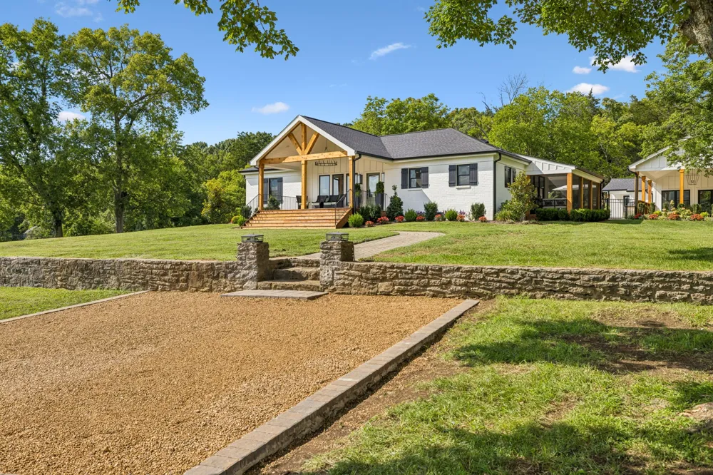 5672 Carters Creek Pike Thompsons Station, TN 37179