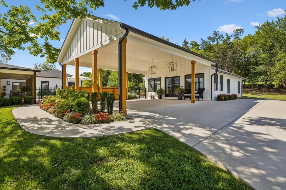 5672 Carters Creek Pike Thompsons Station, TN 37179