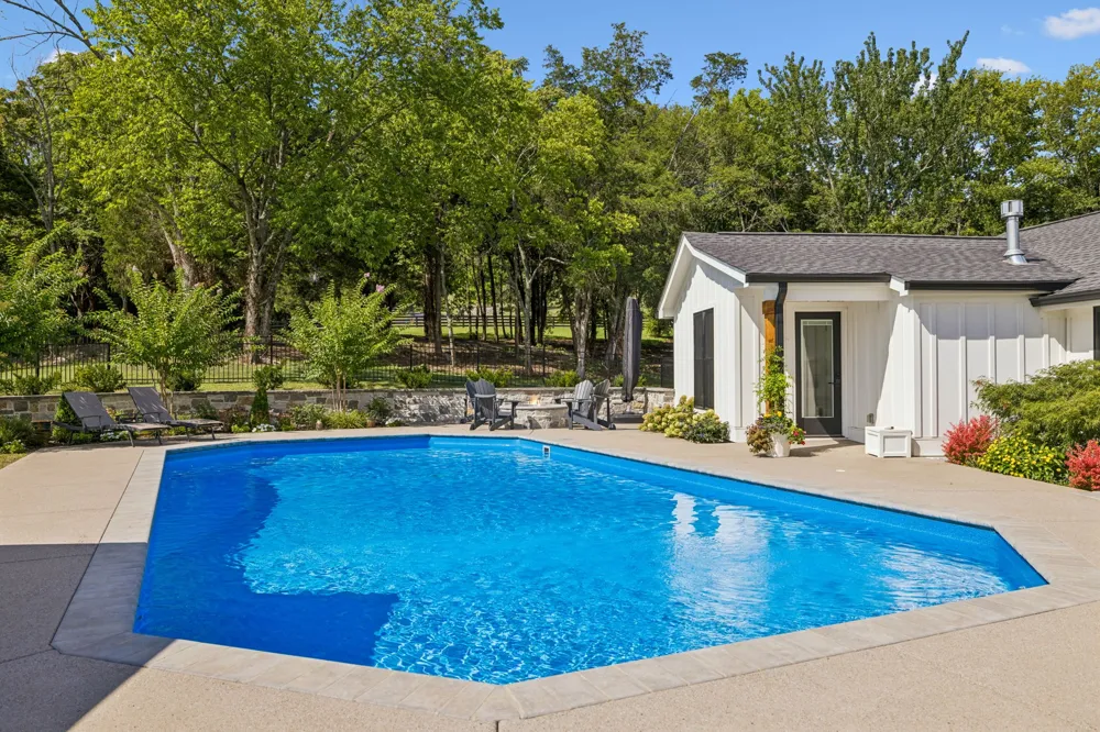 5672 Carters Creek Pike Thompsons Station, TN 37179