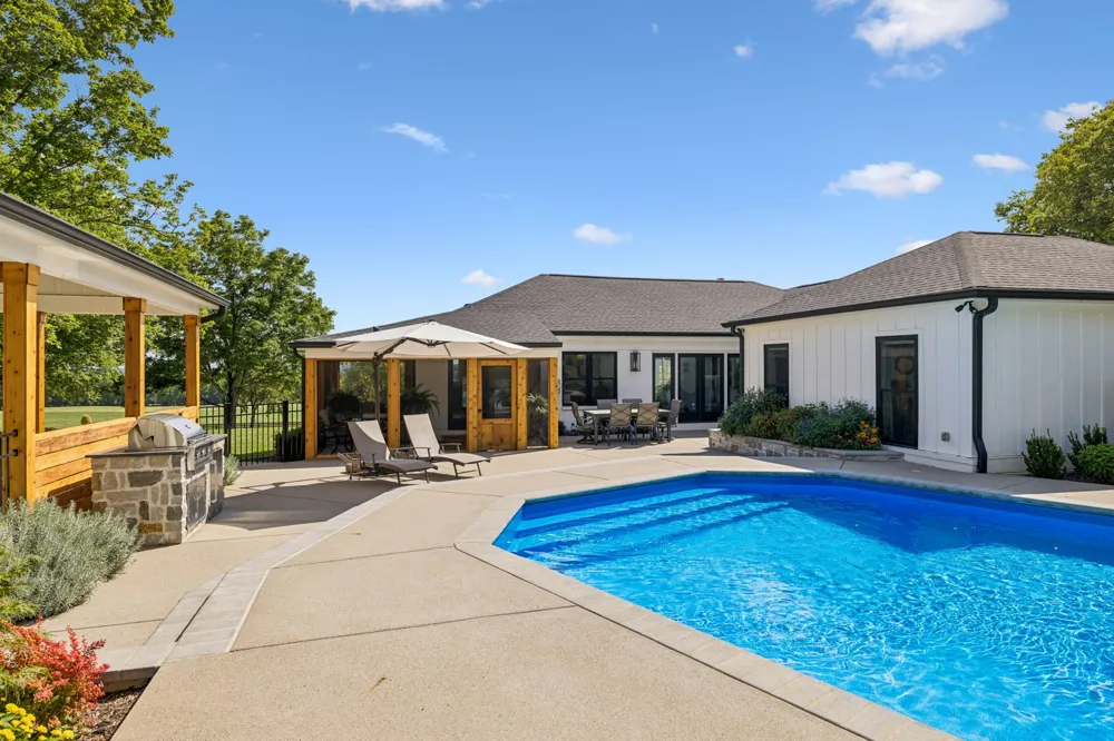 5672 Carters Creek Pike Thompsons Station, TN 37179
