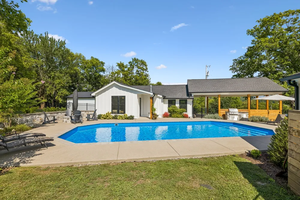 5672 Carters Creek Pike Thompsons Station, TN 37179