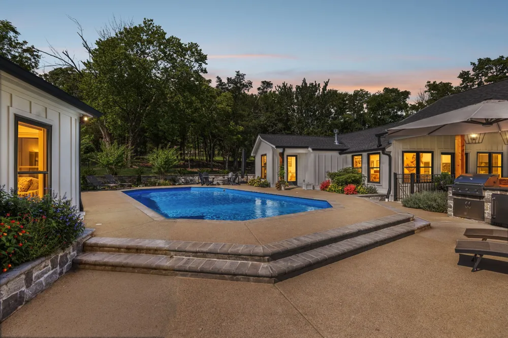 5672 Carters Creek Pike Thompsons Station, TN 37179