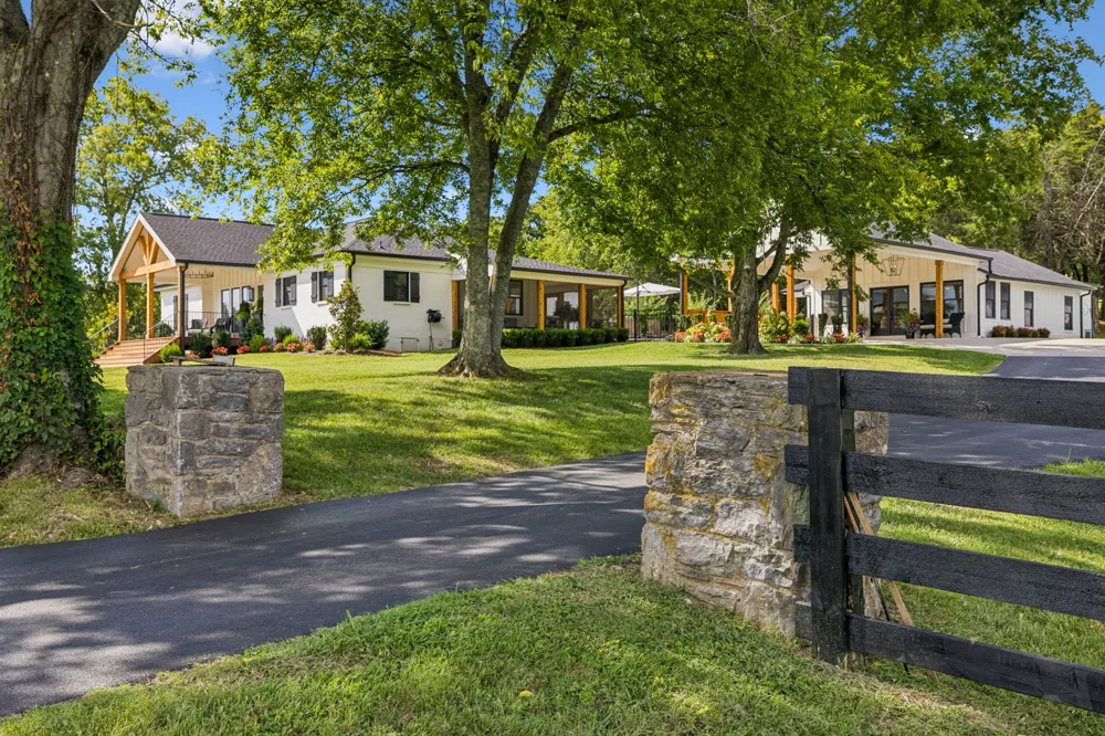 5672 Carters Creek Pike Thompsons Station, TN 37179