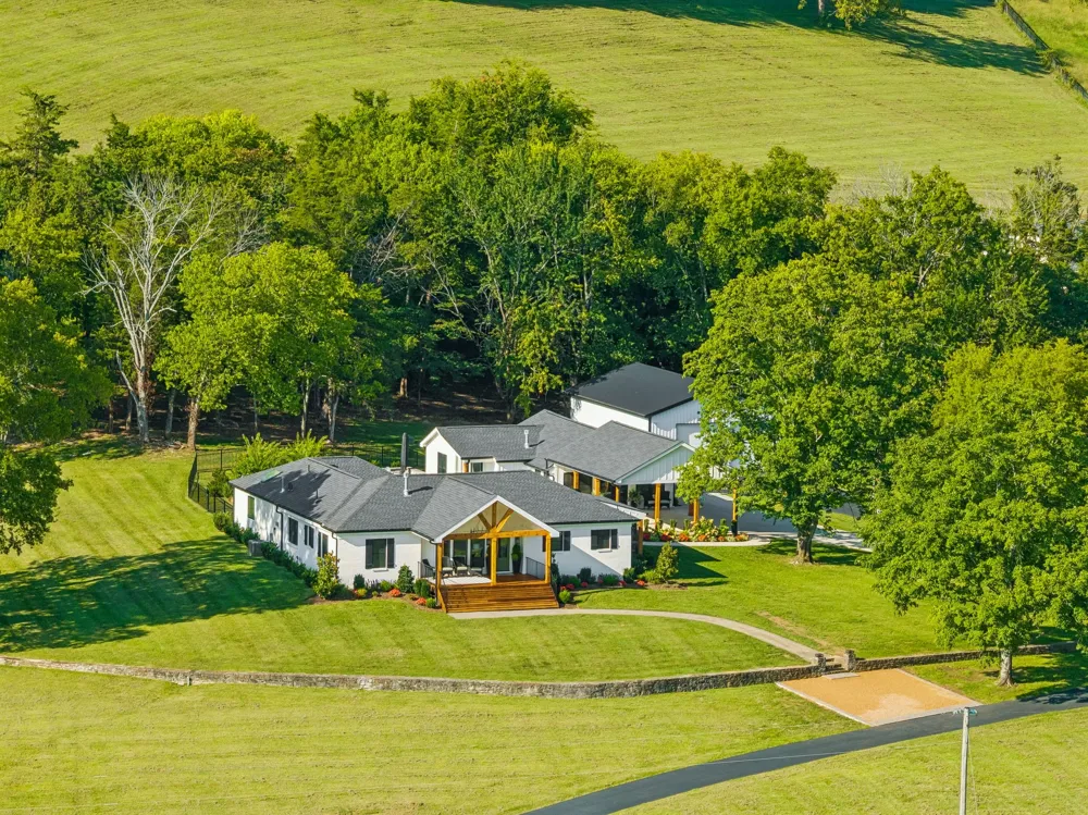 5672 Carters Creek Pike Thompsons Station, TN 37179