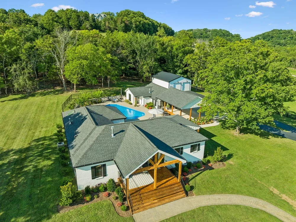 5672 Carters Creek Pike Thompsons Station, TN 37179