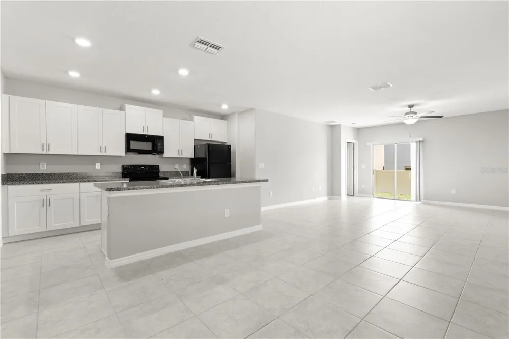 10217 SUMMER KISS AVENUE Riverview, FL 33578