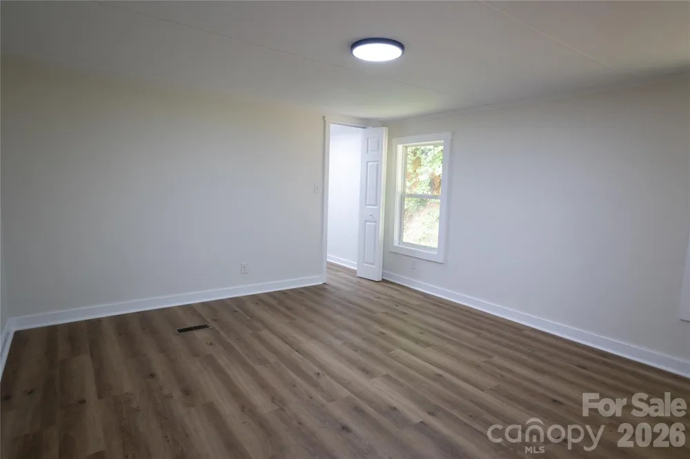 559 Old Quebec Road Lake Toxaway, NC 28747