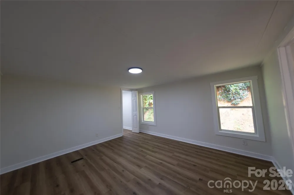 559 Old Quebec Road Lake Toxaway, NC 28747
