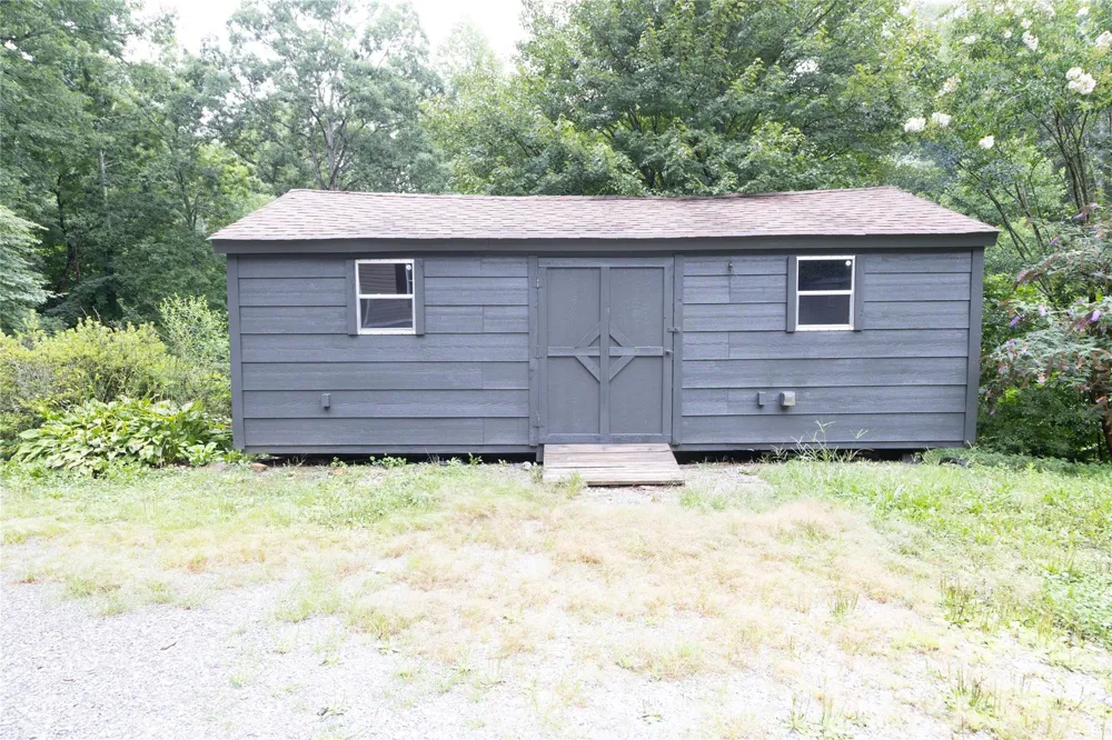 559 Old Quebec Road Lake Toxaway, NC 28747