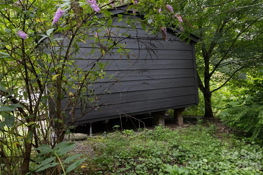 559 Old Quebec Road Lake Toxaway, NC 28747