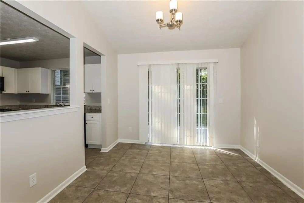 1361 Wrens Court Jonesboro, GA 30238