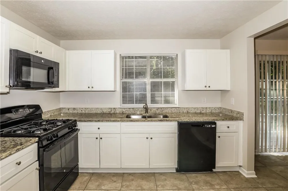 1361 Wrens Court Jonesboro, GA 30238