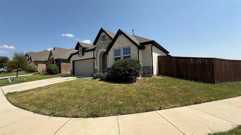 204 Rosewood Drive Lavon, TX 75166