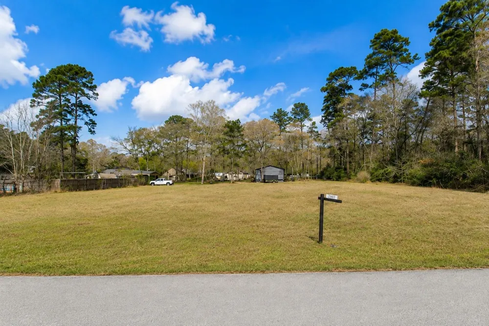2607 Roman Forest Boulevard New Caney, TX 77357