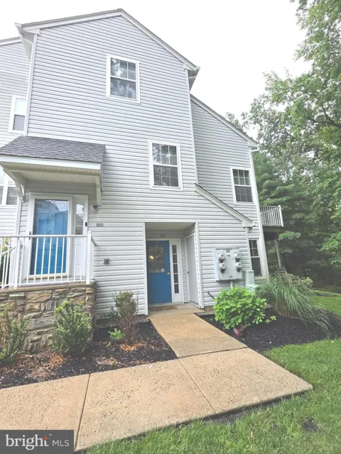 1305 SQUIRREL ROAD