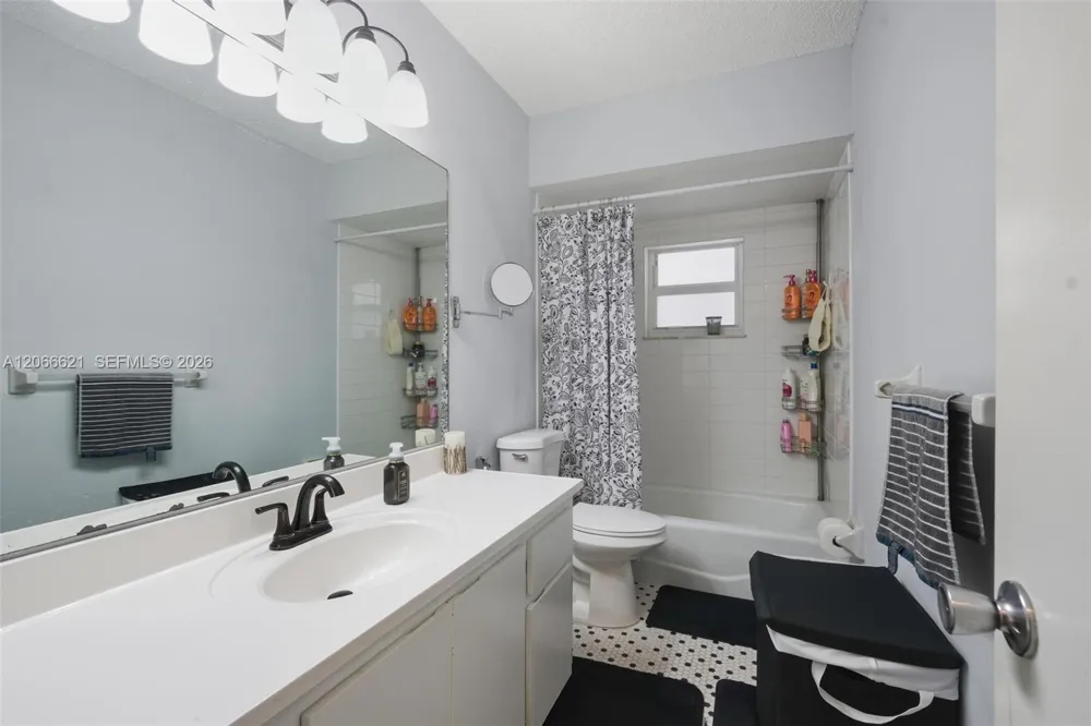 10308 Greenbriar Ct Boca Raton, FL 33498