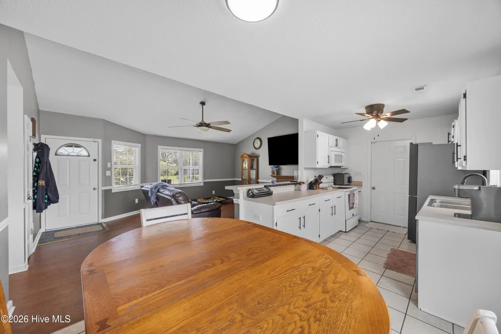 262 Parnell Road Hubert, NC 28539
