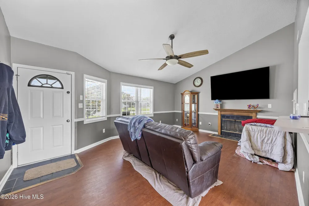 262 Parnell Road Hubert, NC 28539