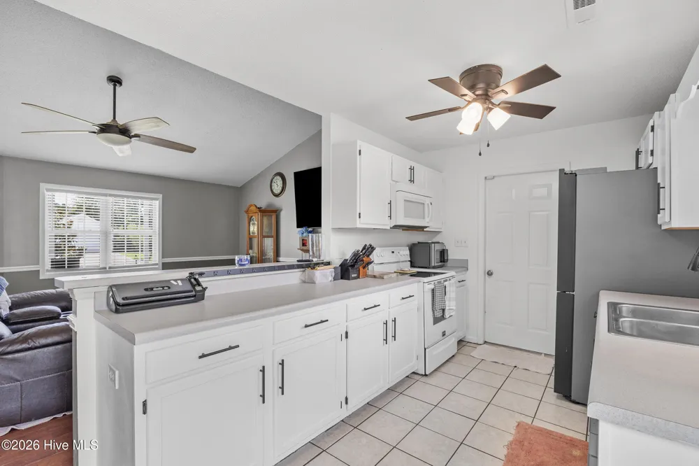 262 Parnell Road Hubert, NC 28539